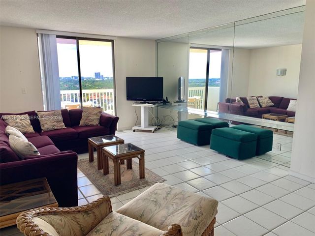 1500 S Ocean Drive 17E, Hollywood, FL 33019