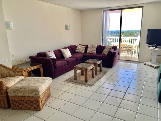 1500 S Ocean Drive 17E, Hollywood, FL 33019
