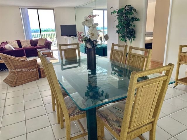 1500 S Ocean Drive 17E, Hollywood, FL 33019