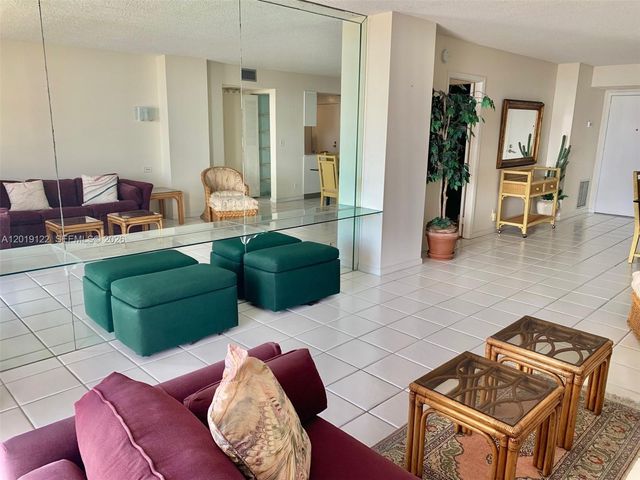 1500 S Ocean Drive 17E, Hollywood, FL 33019