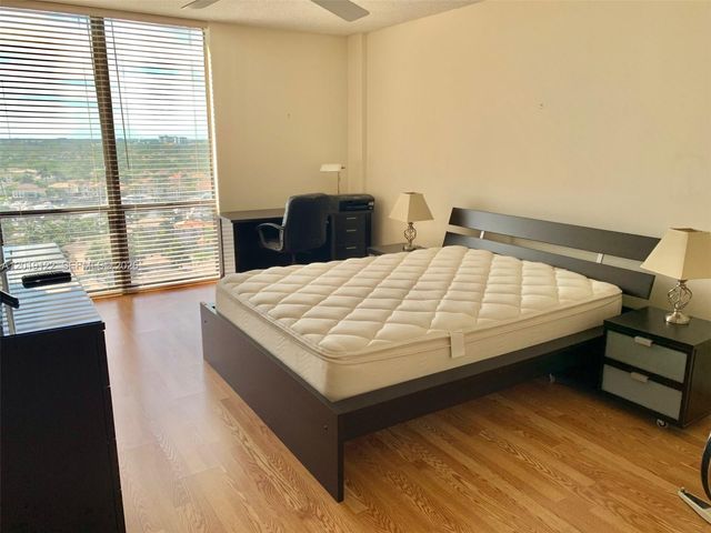 1500 S Ocean Drive 17E, Hollywood, FL 33019