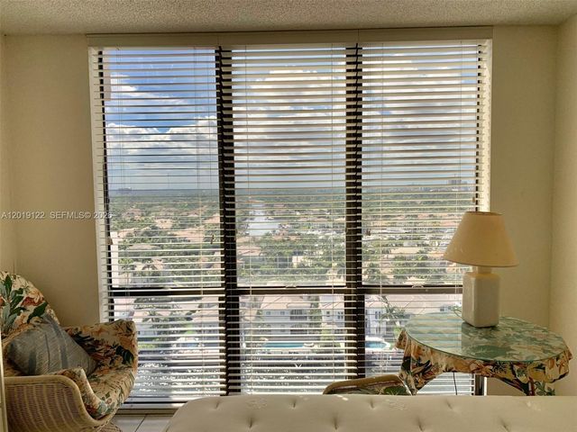 1500 S Ocean Drive 17E, Hollywood, FL 33019