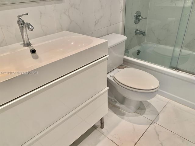 1500 S Ocean Drive 17E, Hollywood, FL 33019