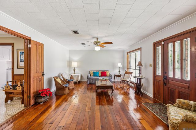 1011 Highway 1 South, Donaldsonville, LA 70346