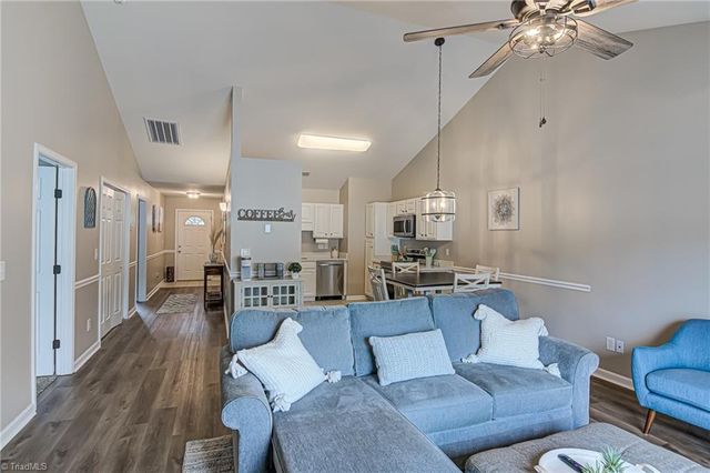 3915 Creekside Court, Winston-salem, NC 27127