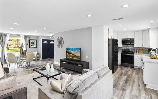 22121 Padova, Laguna Hills, CA 92653