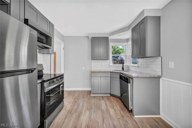 90 Cowles Avenue, Bedford, OH 44146