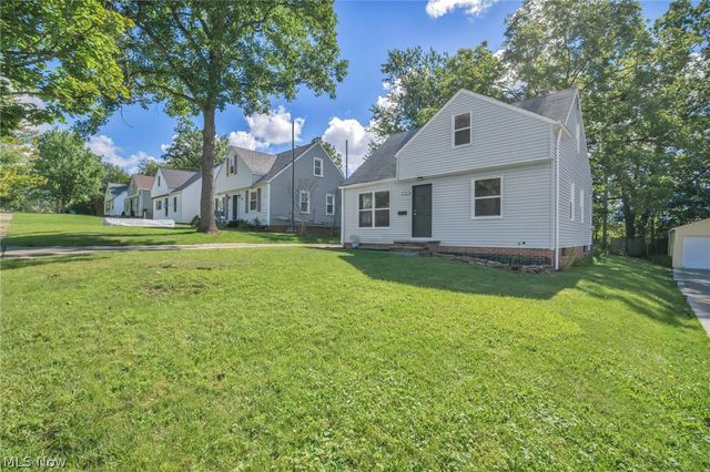 90 Cowles Avenue, Bedford, OH 44146