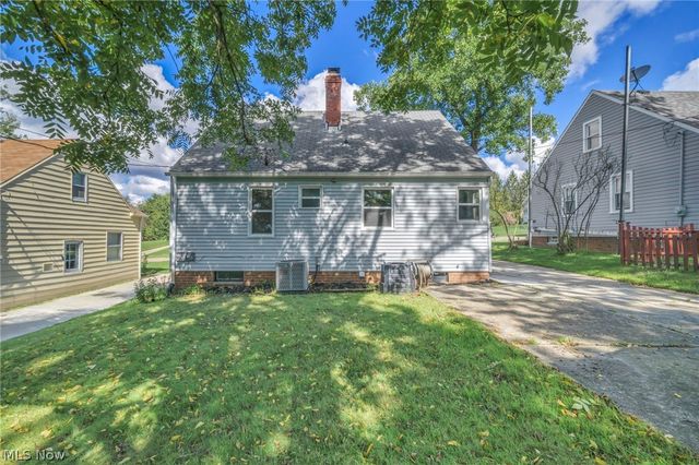 90 Cowles Avenue, Bedford, OH 44146