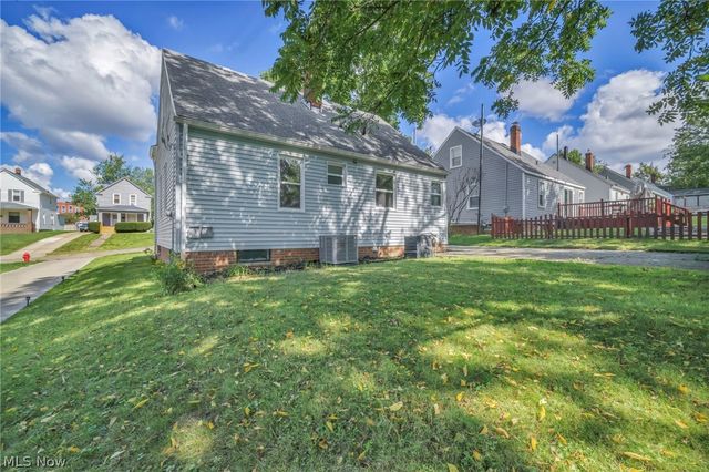 90 Cowles Avenue, Bedford, OH 44146