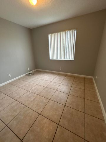 1830 Abbey Road 105, West Palm Beach, FL 33415