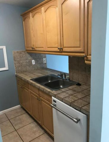 1830 Abbey Road 105, West Palm Beach, FL 33415