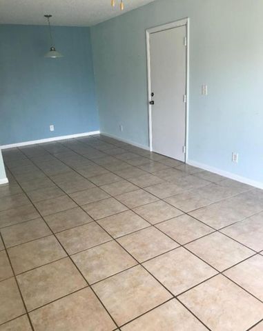 1830 Abbey Road 105, West Palm Beach, FL 33415