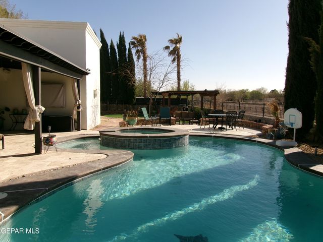 5833 Angel Street, El Paso, TX 79932