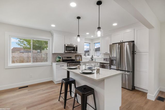 32620 Coach Drive, Chesterfield, MI 48047