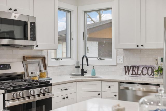 32620 Coach Drive, Chesterfield, MI 48047