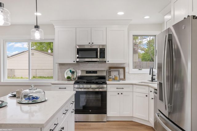 32620 Coach Drive, Chesterfield, MI 48047