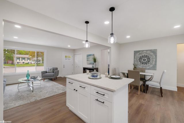 32620 Coach Drive, Chesterfield, MI 48047