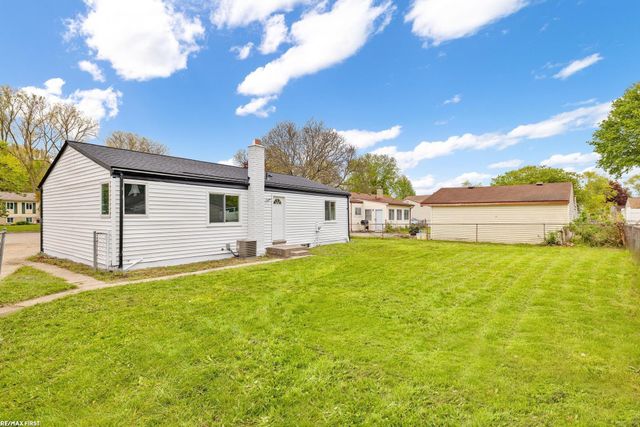 32620 Coach Drive, Chesterfield, MI 48047