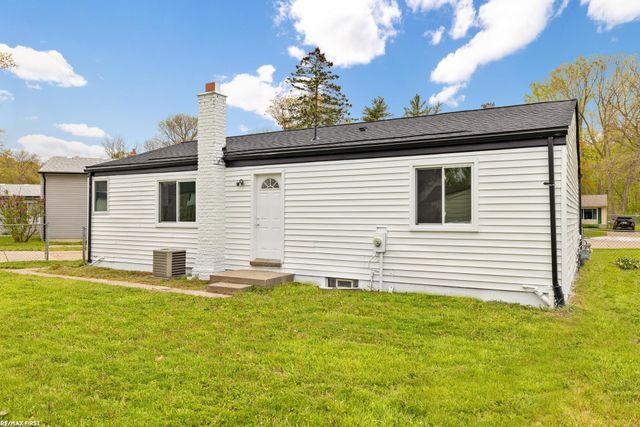 32620 Coach Drive, Chesterfield, MI 48047