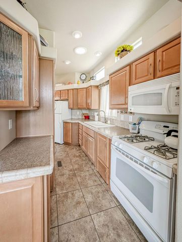 70200 Dillon Road 657, Desert Hot Springs, CA 92241