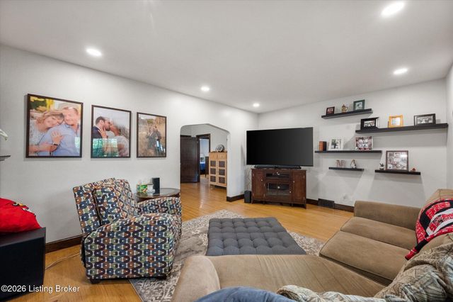 2210 Wadsworth Ave, Louisville, KY 40205