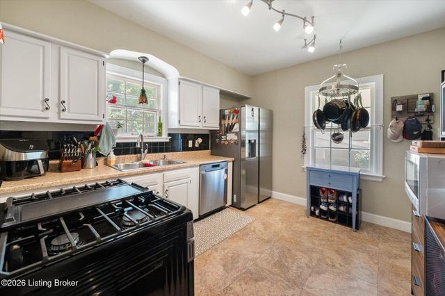 2210 Wadsworth Ave, Louisville, KY 40205