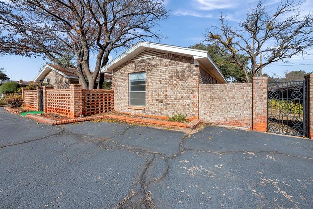 2304 Stutz Place, Midland, TX 79705