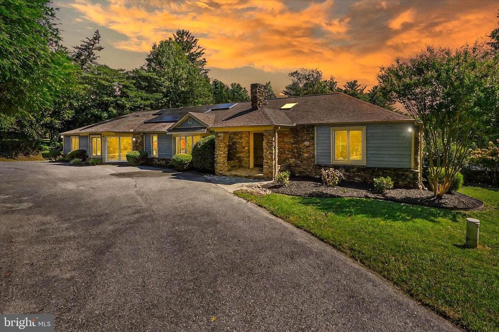 12325 FALLS RD, Cockeysville, MD 21030