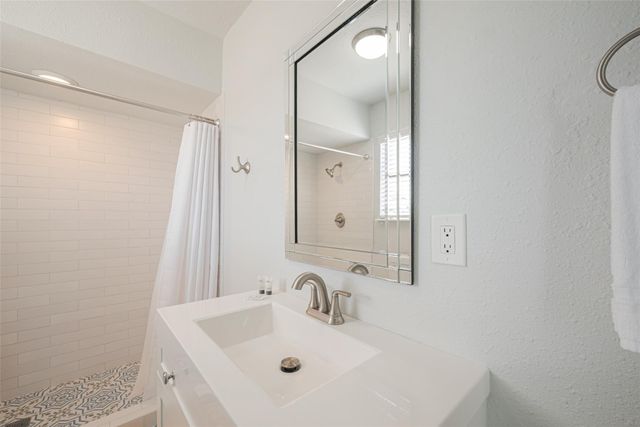 13022 Jolly Roger Drive, Freeport, TX 77541