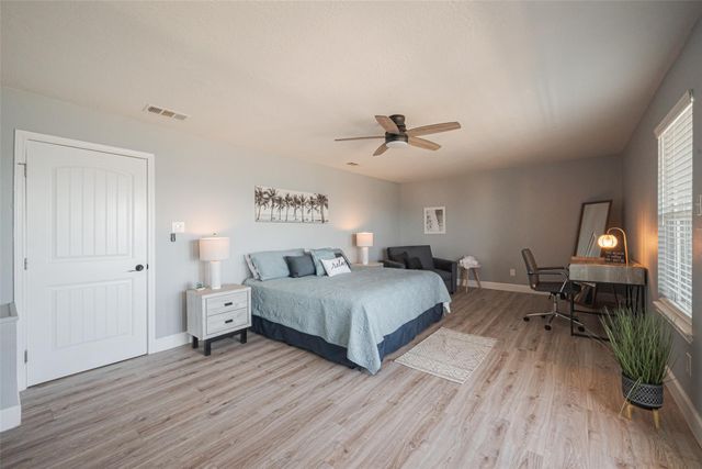 13022 Jolly Roger Drive, Freeport, TX 77541