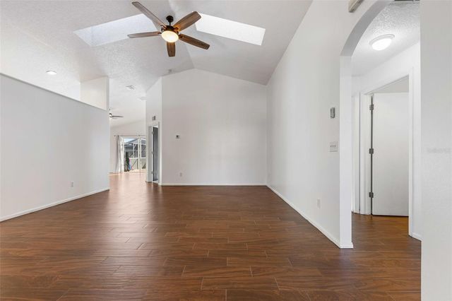 1032 BLOOMINGDALE DRIVE, Davenport, FL 33897