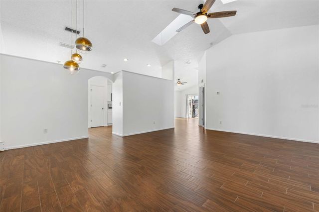 1032 BLOOMINGDALE DRIVE, Davenport, FL 33897