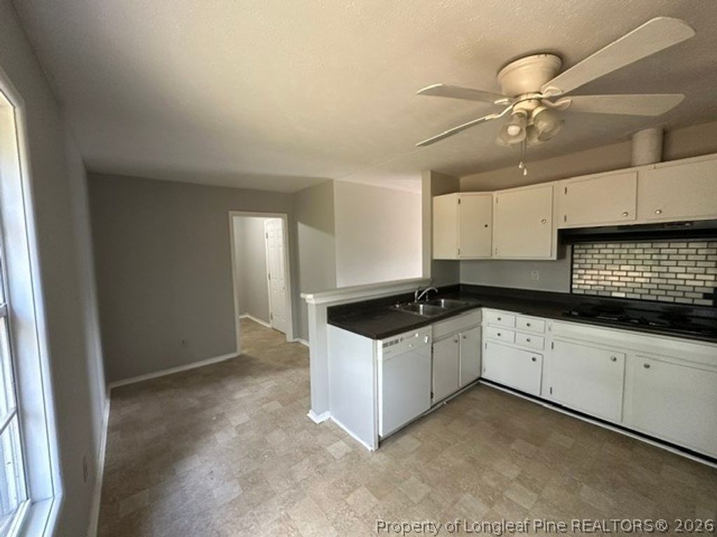 1810 Wendover Drive, Fayetteville, NC 28304 — photo 9