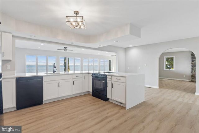 702 BAYSIDE DR, Stevensville, MD 21666
