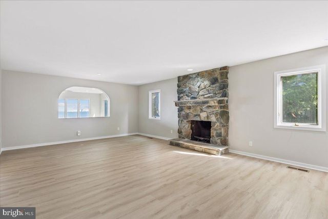 702 BAYSIDE DR, Stevensville, MD 21666