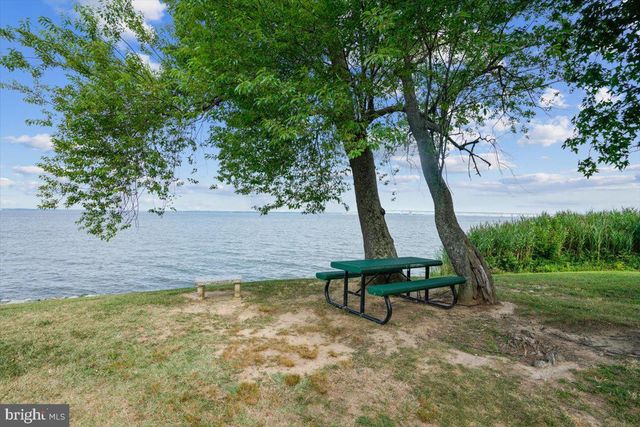 702 BAYSIDE DR, Stevensville, MD 21666