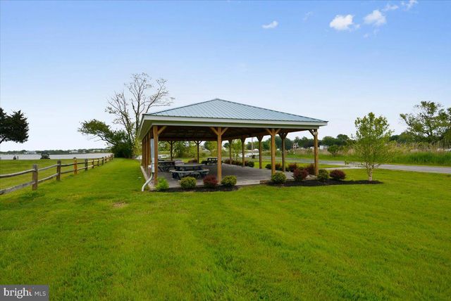 702 BAYSIDE DR, Stevensville, MD 21666
