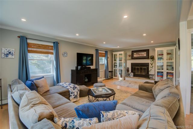 54 Clearview Circle, Hopewell Junction, NY 12533
