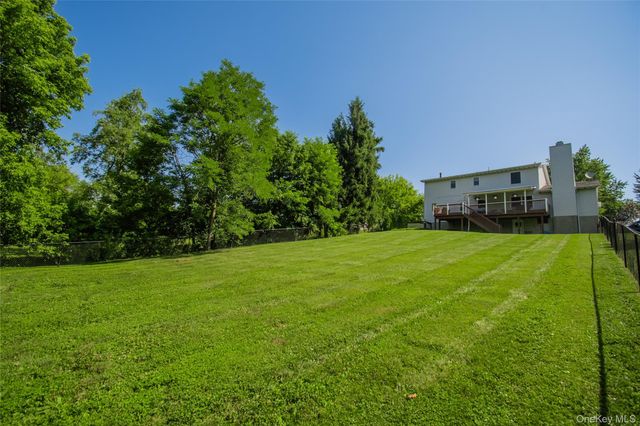 54 Clearview Circle, Hopewell Junction, NY 12533
