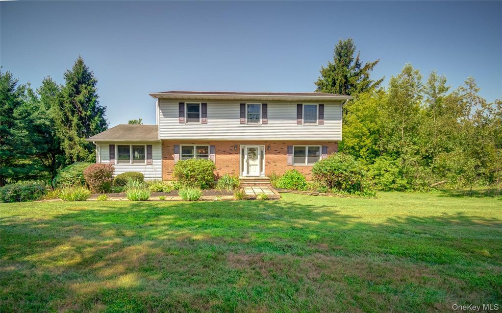 54 Clearview Circle, Hopewell Junction, NY 12533
