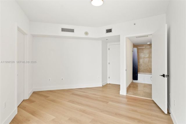 350 S Miami Ave 3413, Miami, FL 33130