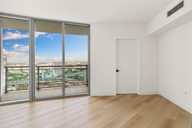 350 S Miami Ave 3413, Miami, FL 33130