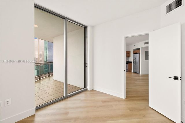 350 S Miami Ave 3413, Miami, FL 33130