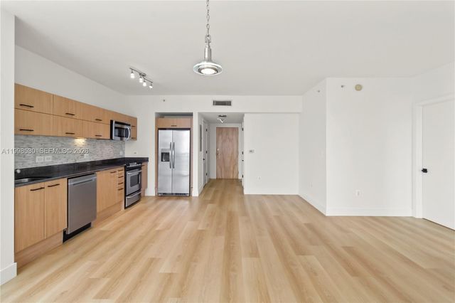 350 S Miami Ave 3413, Miami, FL 33130