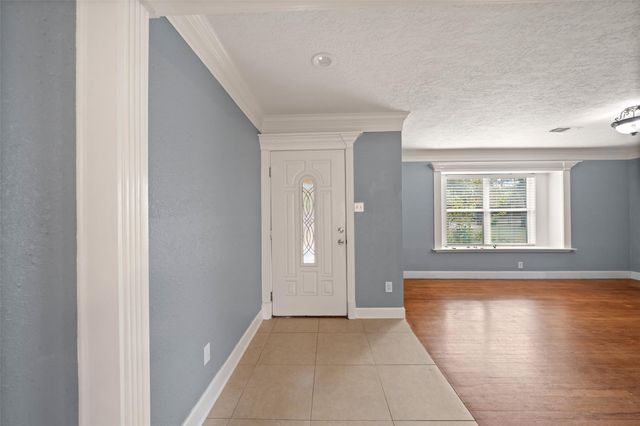 6742 Dusty Lane, Conroe, TX 77306