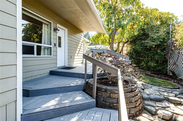 618 E Whidby Avenue, Port Angeles, WA 98362