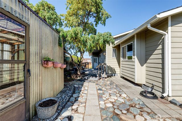 618 E Whidby Avenue, Port Angeles, WA 98362
