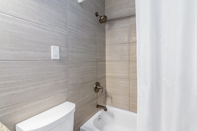 31 Symonds St 18, Salem, MA 01970