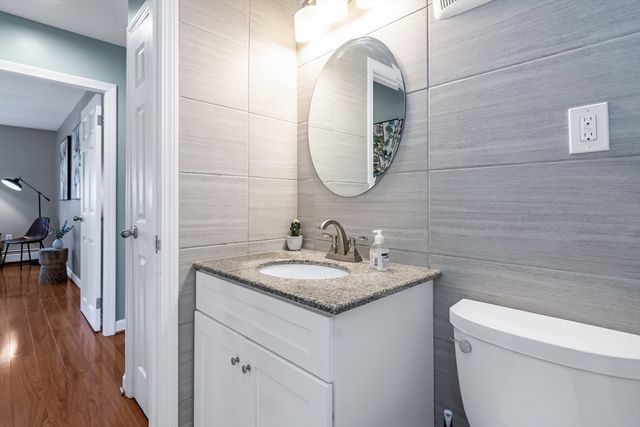 31 Symonds St 18, Salem, MA 01970